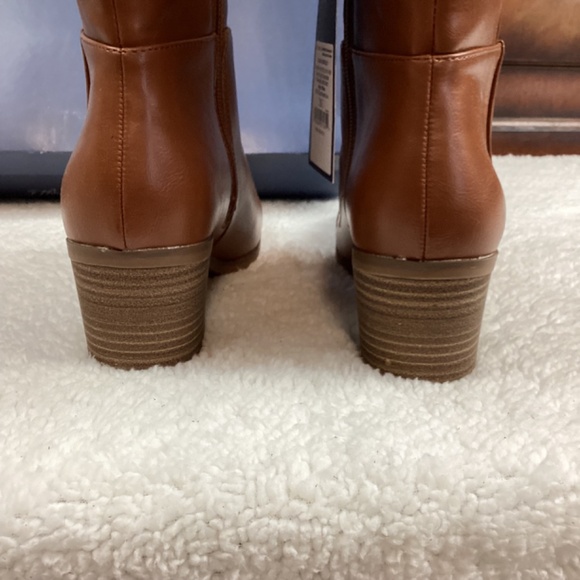Universal Threads Brinley Knee High Boot  NIB - Picture 5 of 7